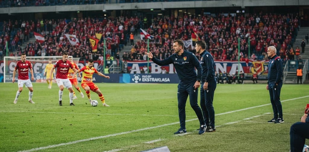 Wisła Kraków – Jagiellonia: Siemieniec przed meczem, sytuacja kadrowa i stawka spotkania