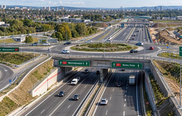 Kraków: nowa organizacja ruchu na węźle Grębałów. Co zmieni się od piątku?